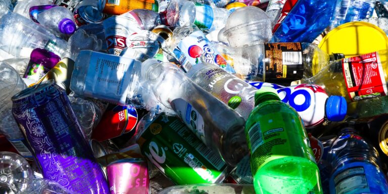 Bagaimana Mencari Bahan Baku Plastik Bekas