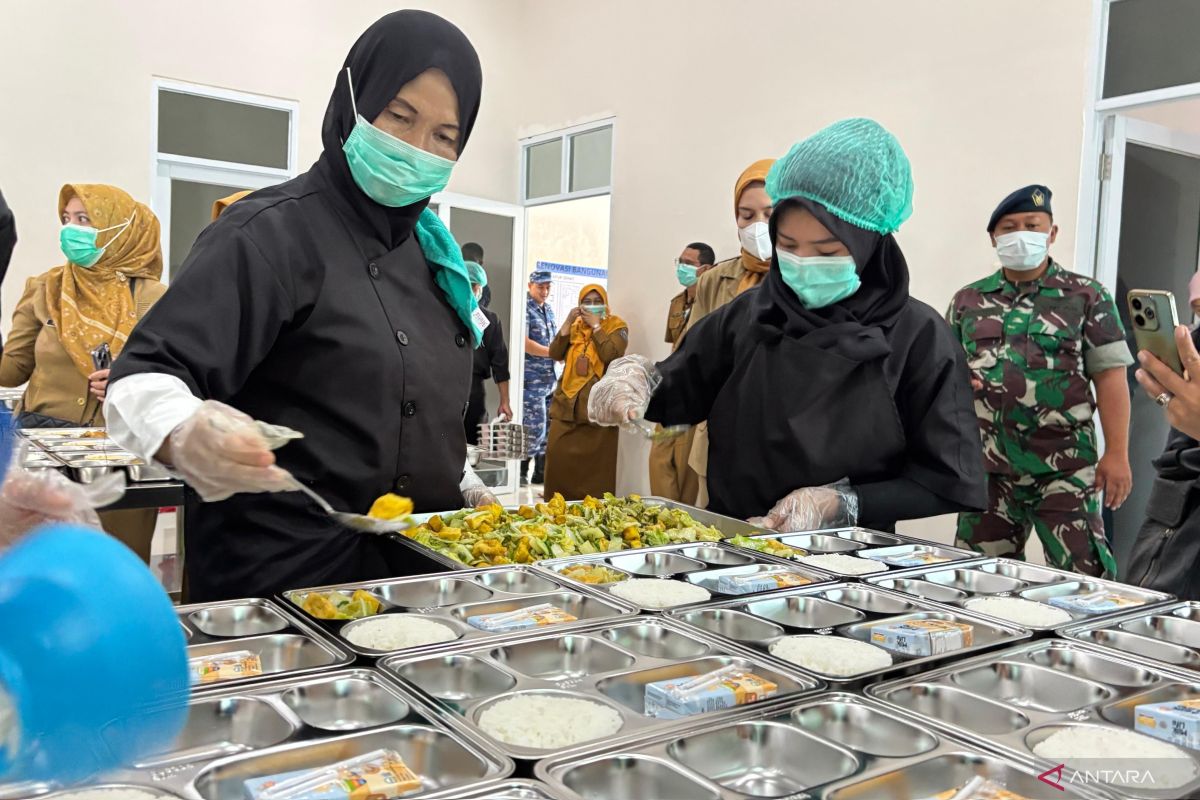 Monitoring kepatuhan staf dapur