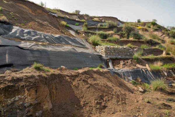 perkuatan lereng tanah